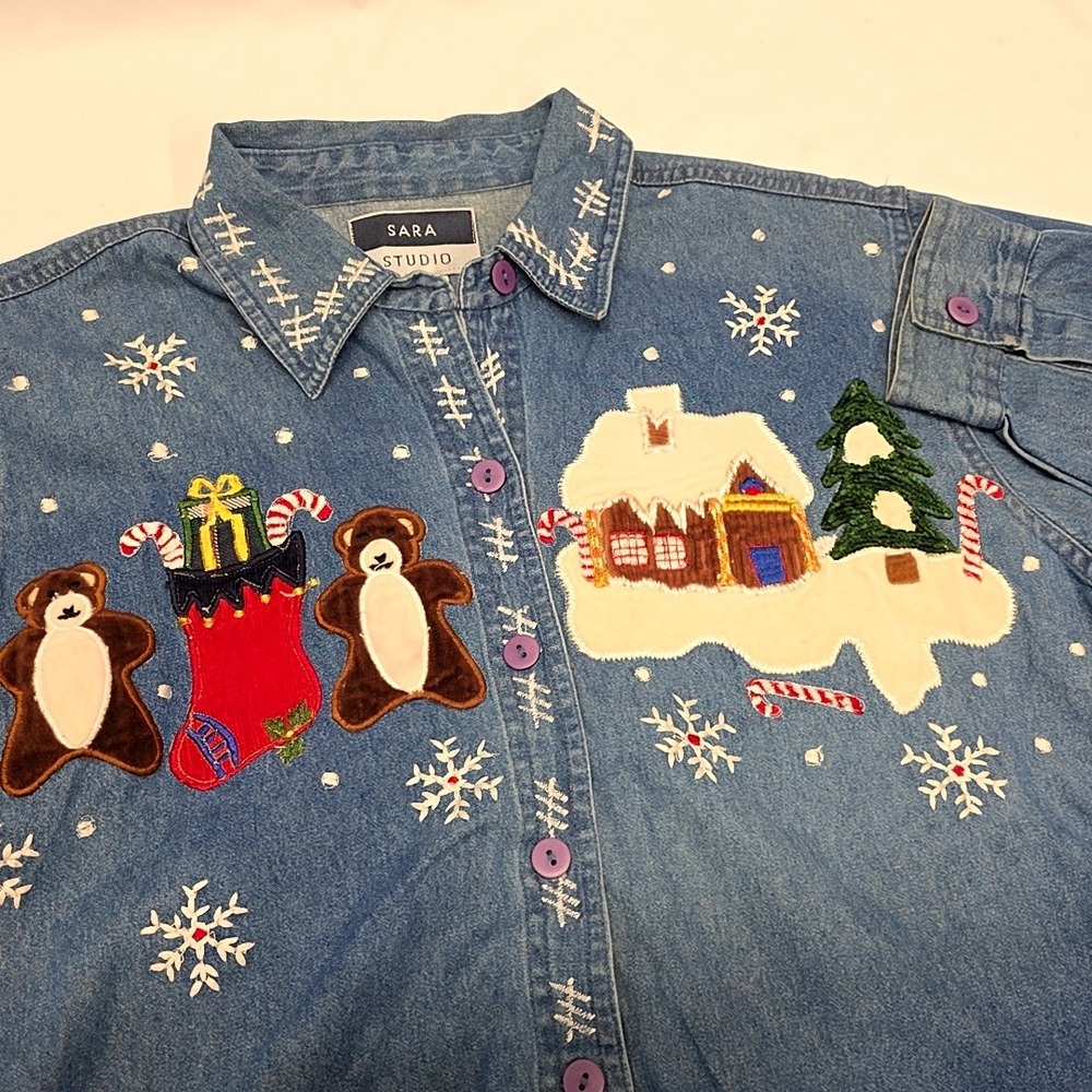 Sara Studio Denim Christmas Shirt Womens Medium Blue Embroidered Holiday Vintage